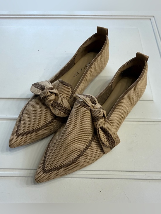 Tahari Shoes - Tahari Women’s Sz 7.5 Tan Woven Bow Loafers Flats Shoes Slip Ons
